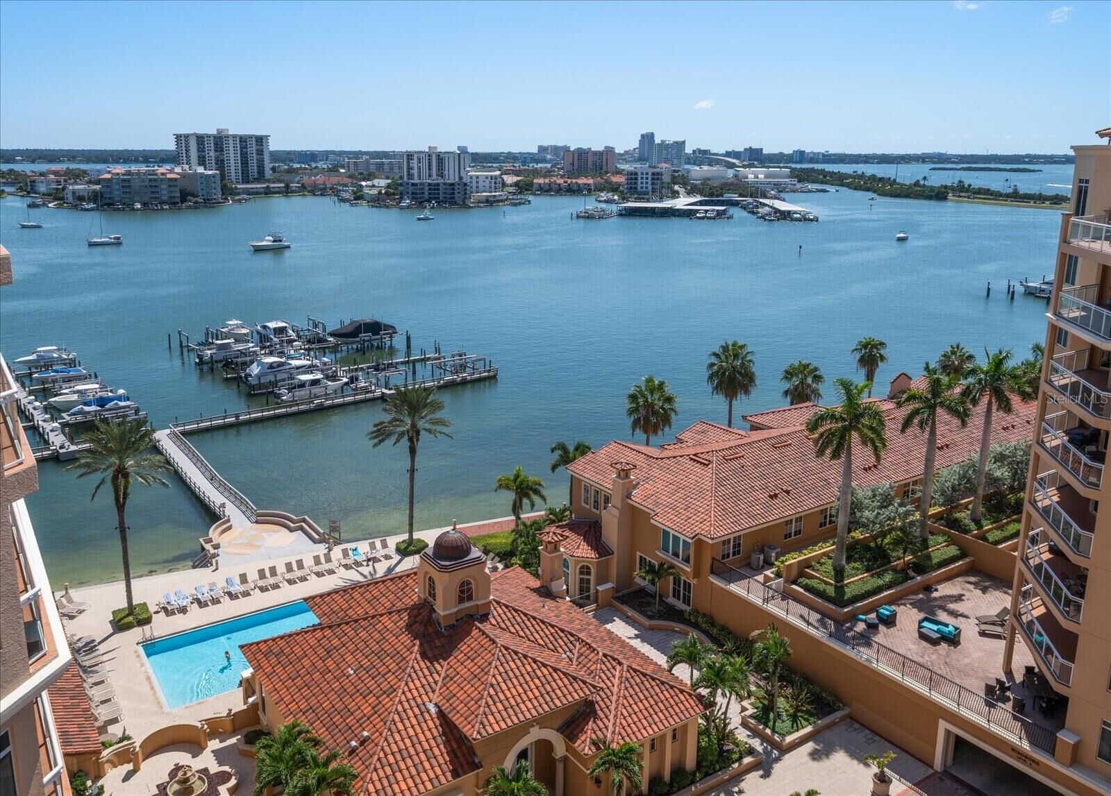 Property Photo:  521 Mandalay Avenue 1105  FL 33767 