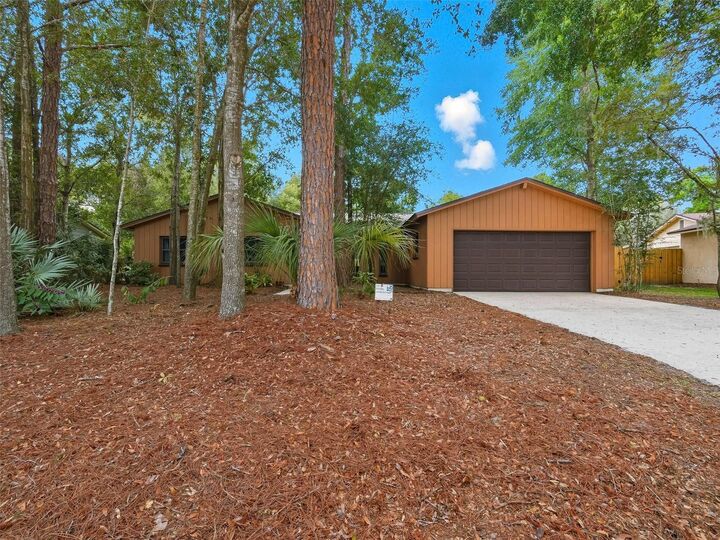 Property Photo:  150 Essex Drive  FL 32779 