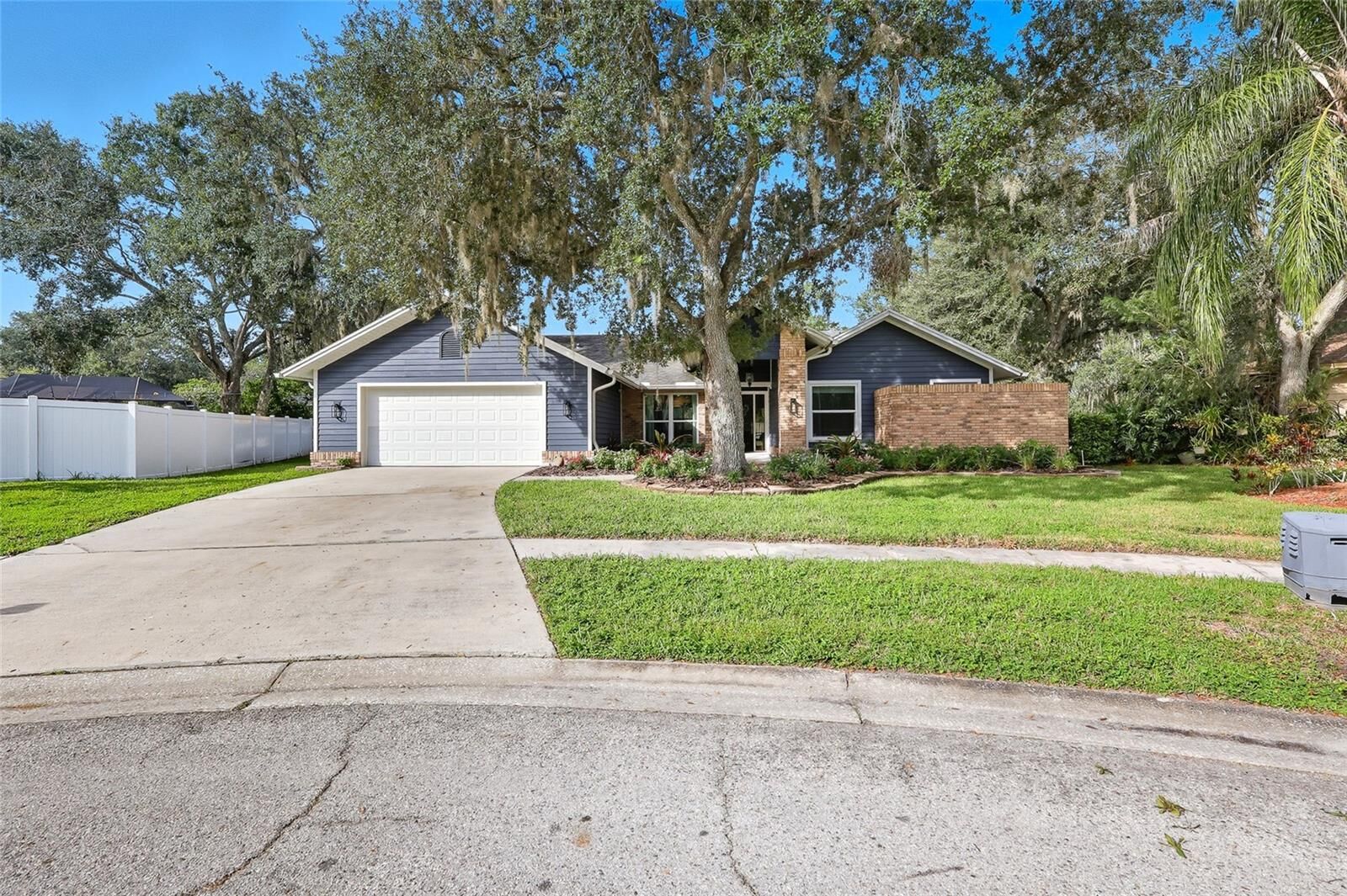 Property Photo:  5201 Ives Court  FL 33647 
