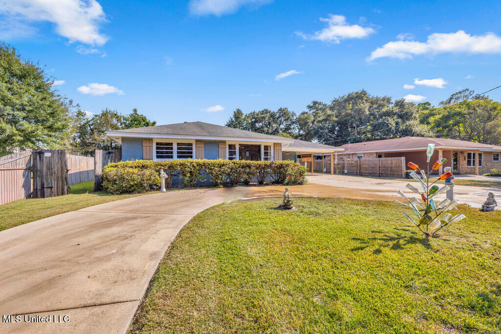 Property Photo:  471 Glen Valley Way  MS 39507 