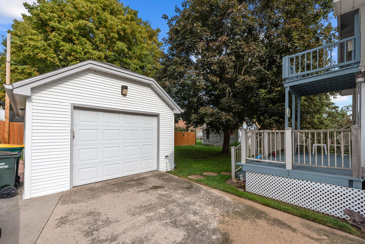 Property Photo:  1708 Monroe St 1710  WI 53090 