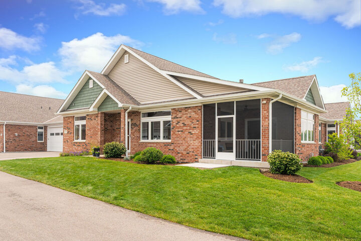Property Photo: 24 Kloe Lane 24 IL 60178