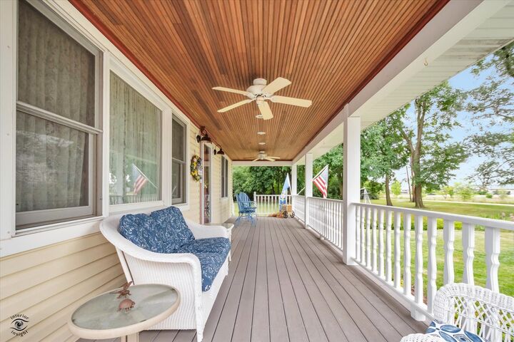 Property Photo: 4S069 Barclay Road IL 60563