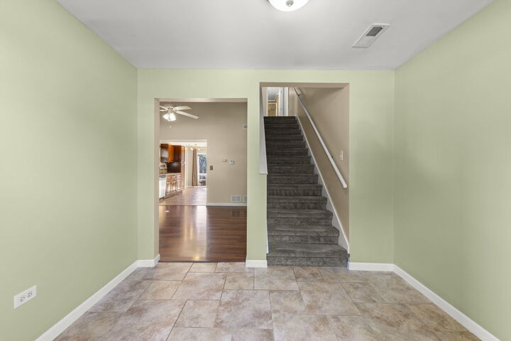 Property Photo: 1611 N Raynor Avenue IL 60403