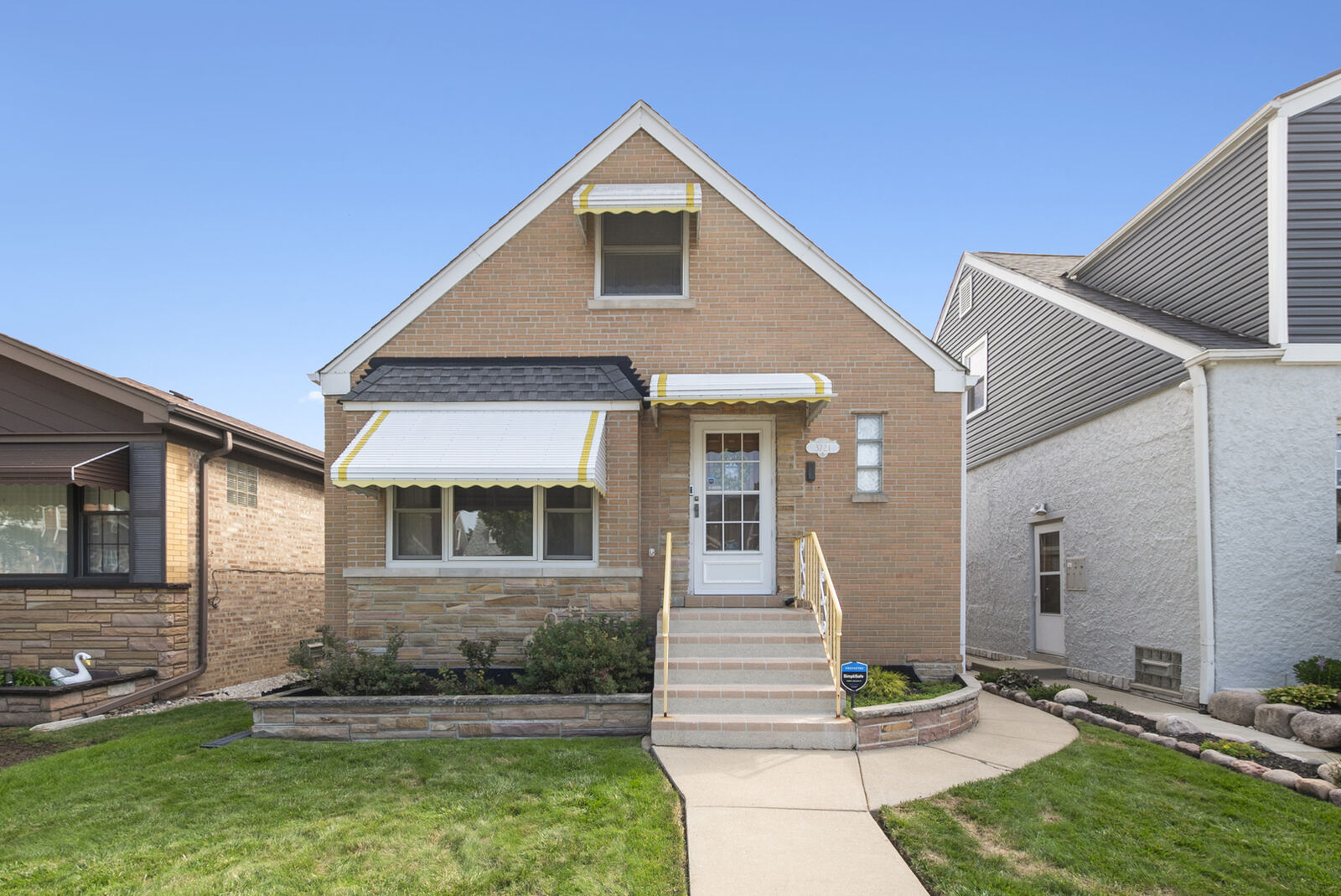 Property Photo:  3721 N Octavia Avenue  IL 60634 