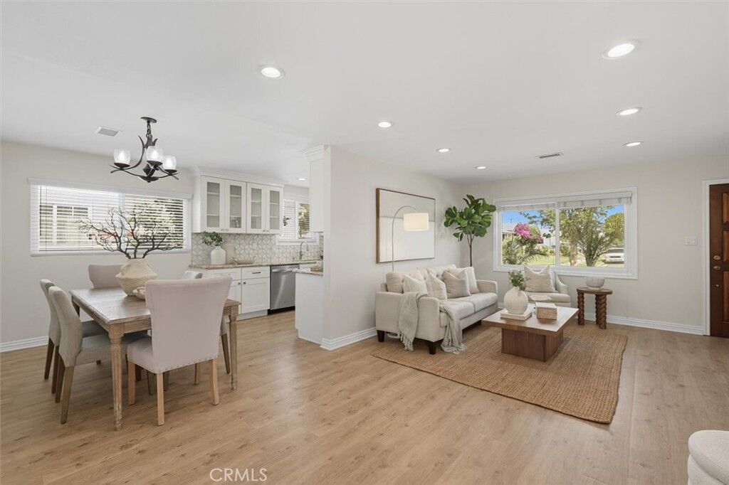 Property Photo:  2040 W 154th Street  CA 90249 