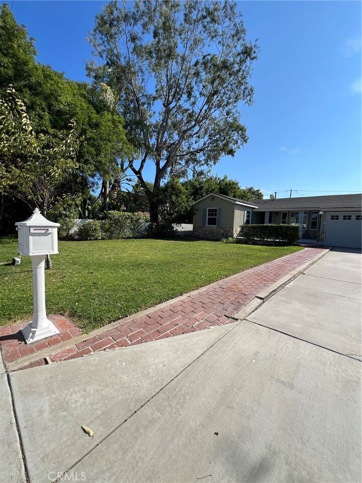 277 Esther  Costa Mesa CA 92627 photo