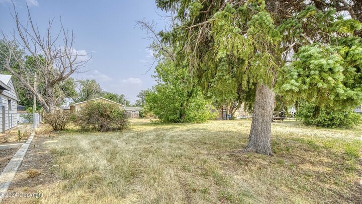 Property Photo: 410 N Osborne Ave WY 82716