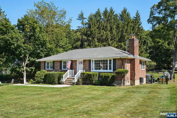 Property Photo:  812 Black Oak Ridge Road  NJ 07470 