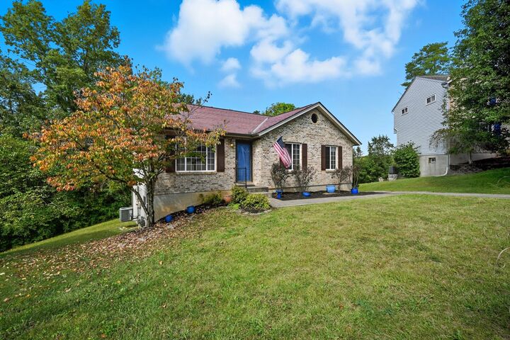 Property Photo:  94 Simon Court  KY 41051 