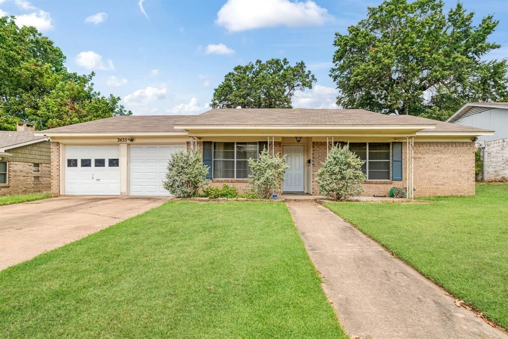 Property Photo:  3435 Robin Road  TX 75460 