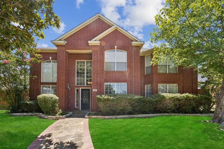 Property Photo:  7300 Hobart Circle  TX 75025 