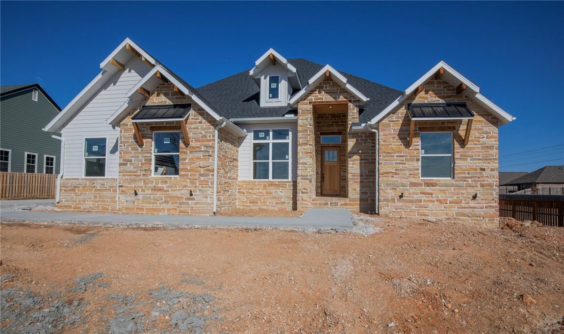 Property Photo:  800 Greenhorn Street  AR 72712 