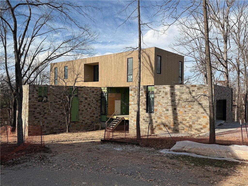 Property Photo: 963 NW C Street AR 72712