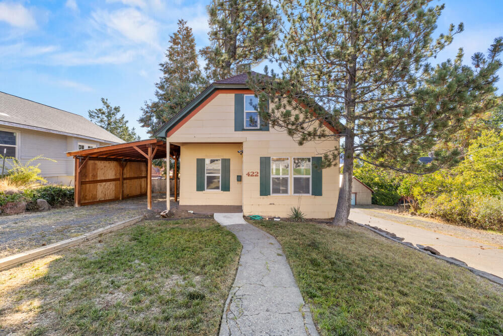 Property Photo:  422 Washington Street  OR 97601 