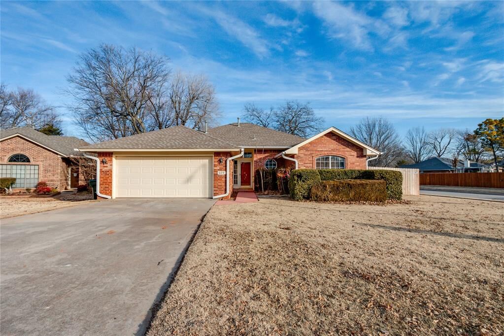 Property Photo: 509 Gyrfalcon Drive OK 73072