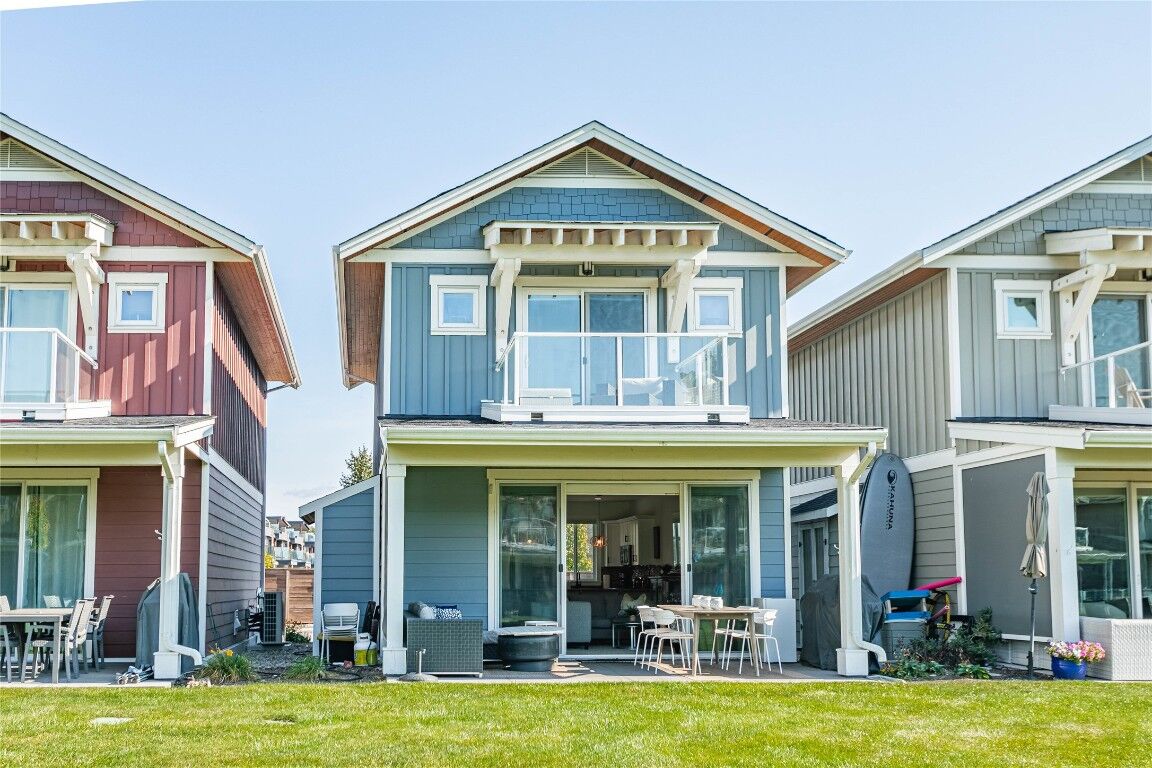 Photo de la propriété:  3750 West Bay Road 9  BC V4T 2B8 