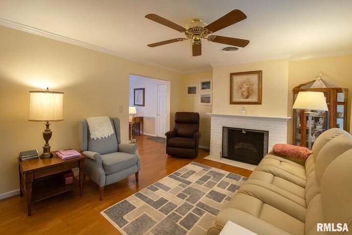 Property Photo:  321 W Knoll Crest Drive  IL 61614 