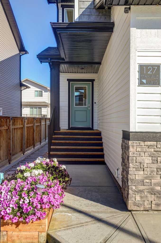 Property Photo:  127 Goldenrod Road W  AB T1J 5W8 