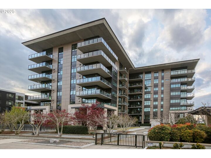 1830 NW Riverscape St 405  Portland OR 97209 photo