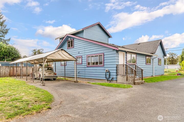 Property Photo:  870  4th Street  WA 98294 