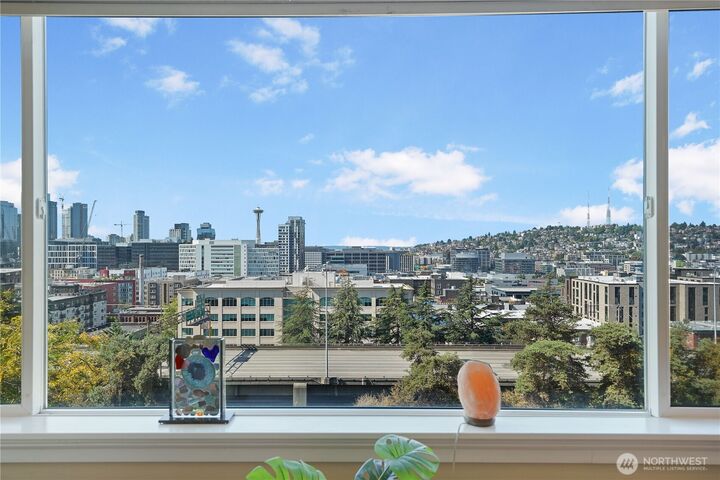 Property Photo: 308 E Republican Street 214 WA 98102