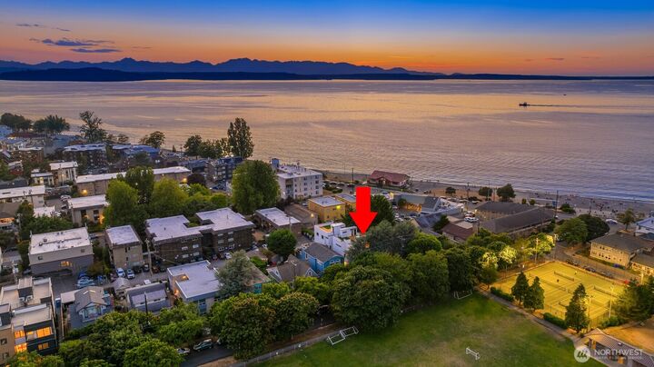 Property Photo:  2739  59th Avenue SW  WA 98116 