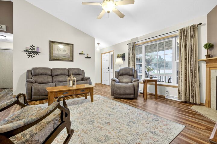 Property Photo:  102 Hidden Ridges Way  WI 54113-1336 