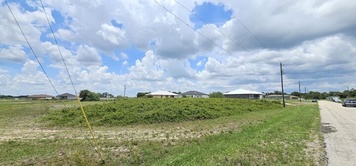 Property Photo:  6204 Hob Court  FL 33935 