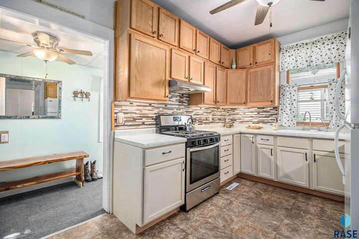 Property Photo:  609 NW 2nd St  SD 57042 