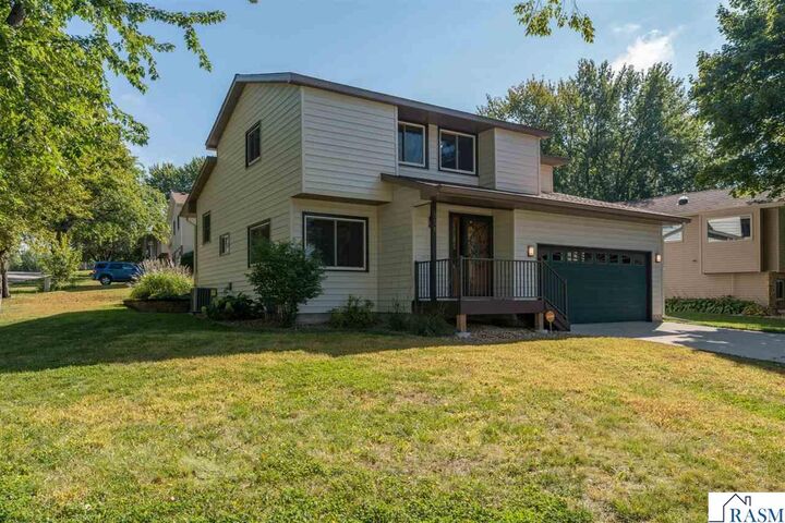 Property Photo:  528 Linda Drive  MN 56024 