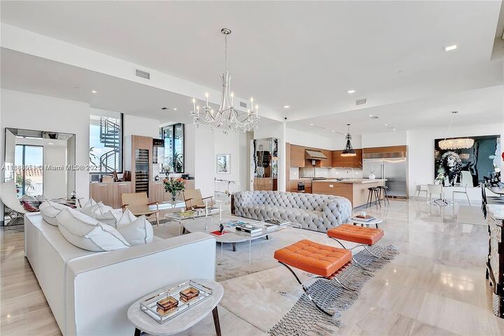 Property Photo:  3581 E Glencoe St 605  FL 33133 