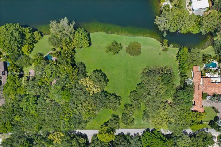 10600 Lakeside Dr  Coral Gables FL 33156 photo