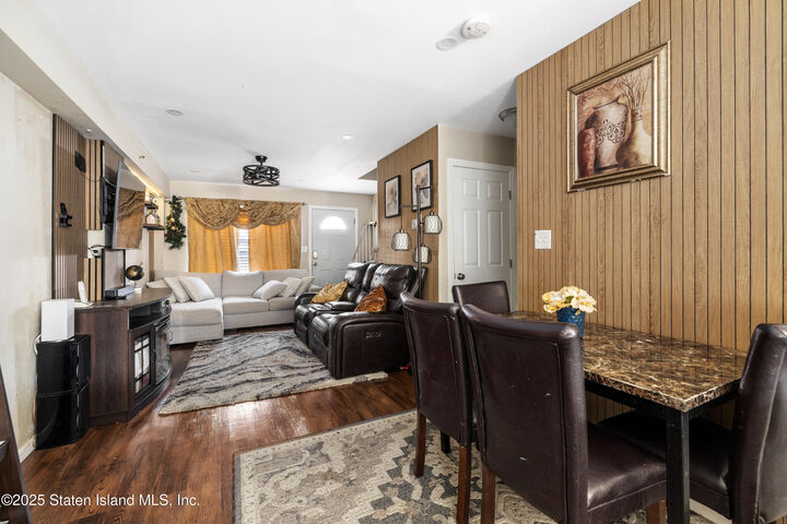 Property Photo:  722 Post Avenue  NY 10310 