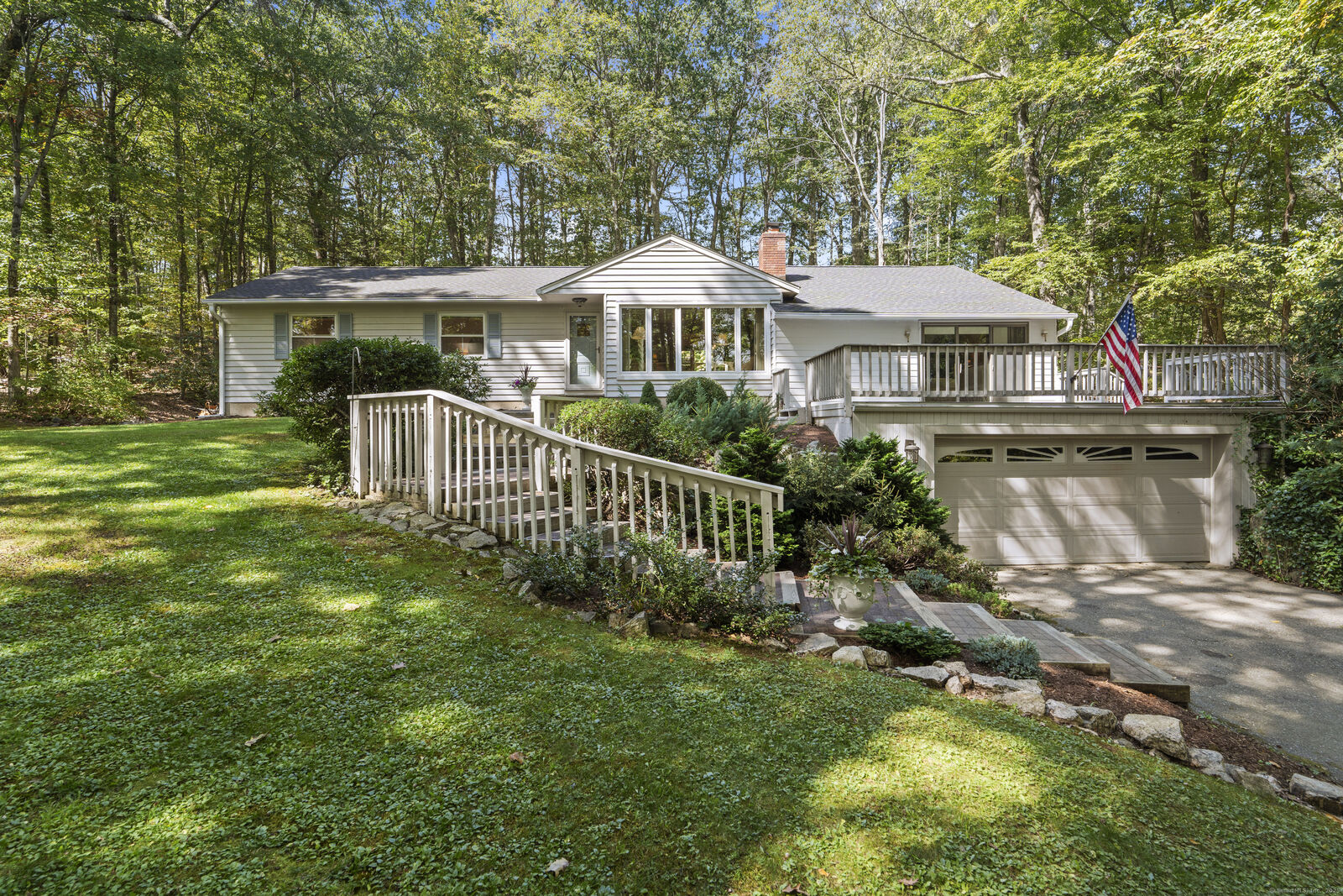 Property Photo:  4 Old Bridge Road East  CT 06812 
