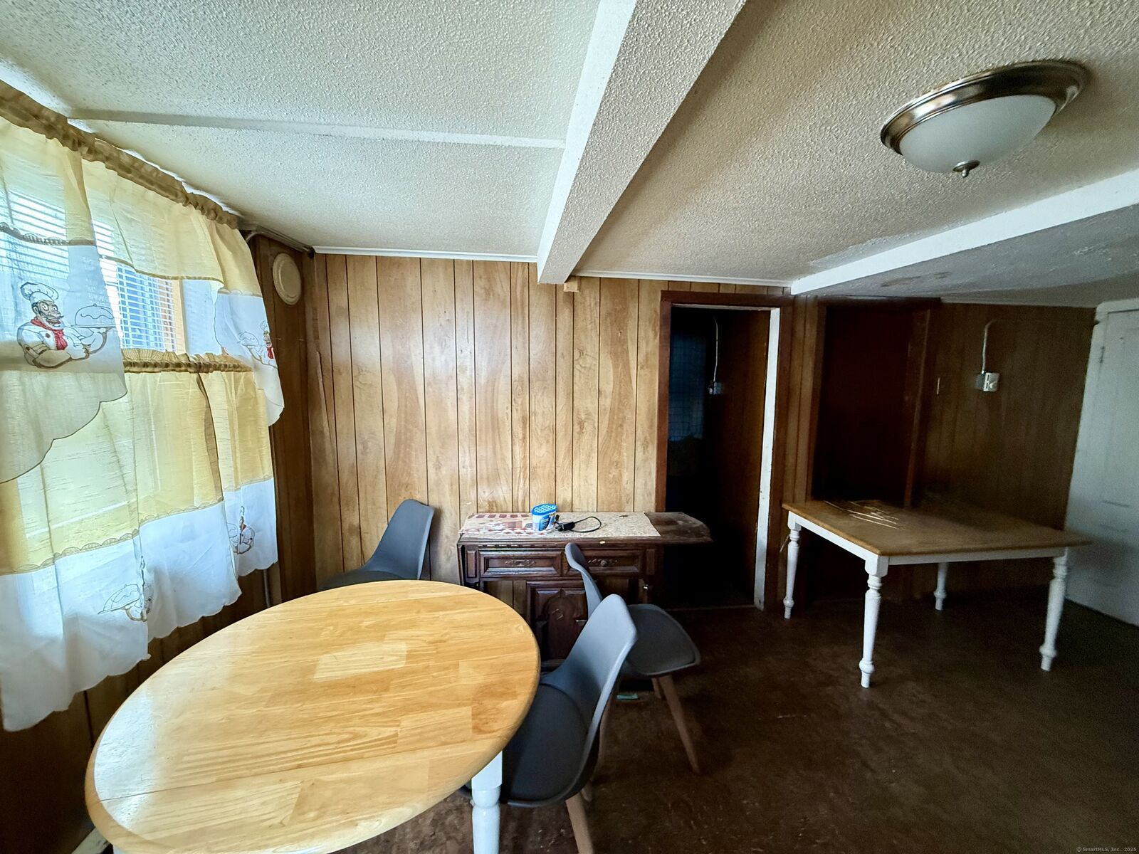 Property Photo:  100 Laurel Street  CT 06010 