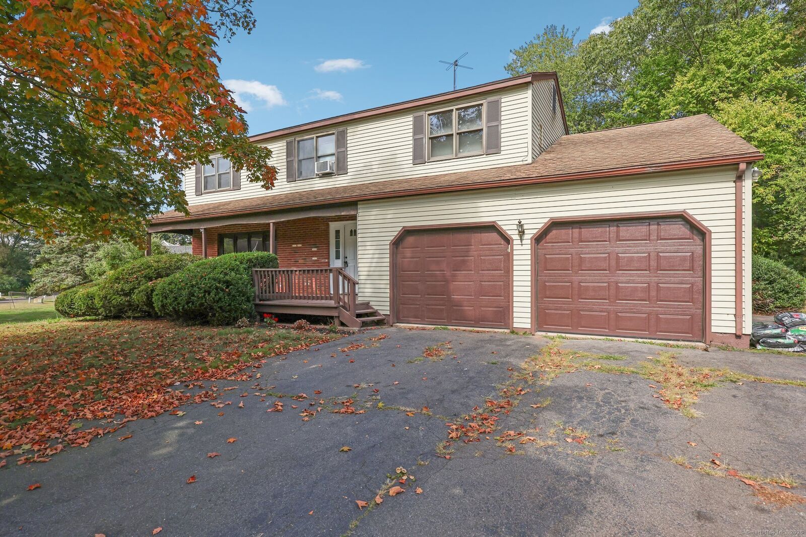 Property Photo:  41 Jeremy Woods Drive  CT 06489 