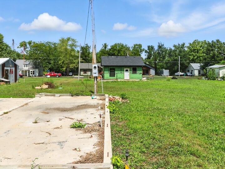 Property Photo:  426/432 E South Street  MO 65711 