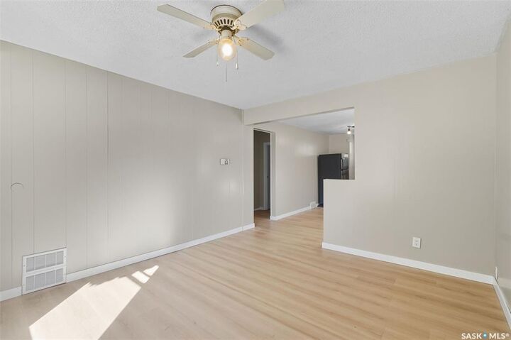 Property Photo: 517 Isabella Street W SK S7M 0E3