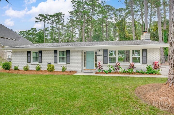Property Photo:  1209 Wilmington Island Road  GA 31410 