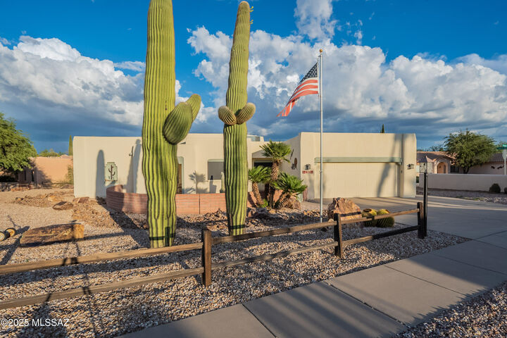 85 S Camino Holgado  Green Valley AZ 85614 photo