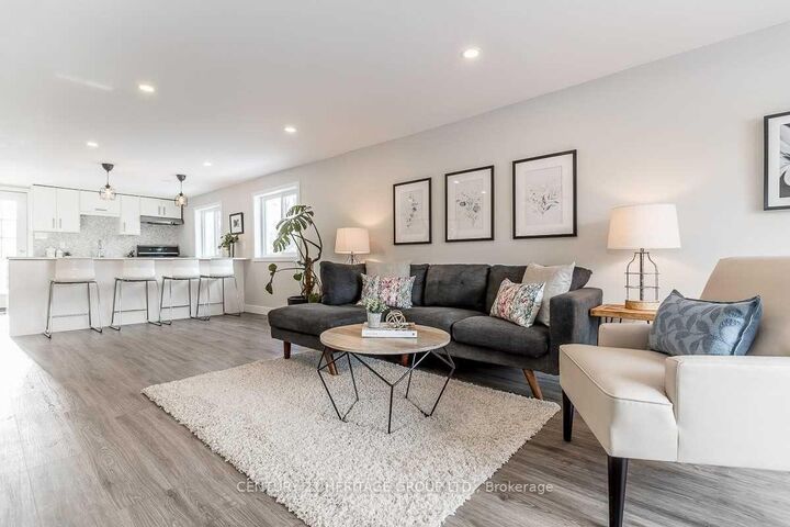 Property Photo:  213 Pleasant Boulevard  ON L4P 2S7 