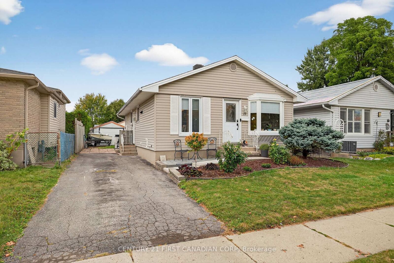 Property Photo:  20 Ashbury Avenue  ON N6E 1S8 