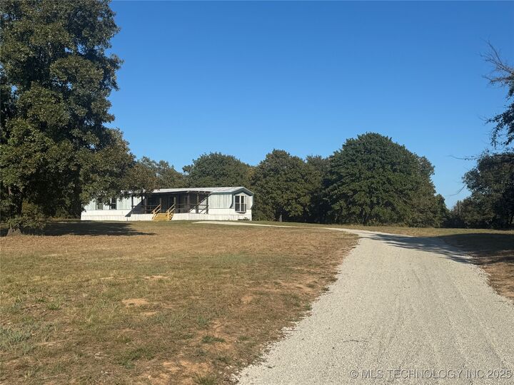 Property Photo: 29150 S 28th Street OK 74455