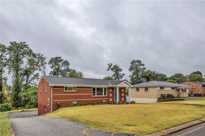 Property Photo: 179 William Cir PA 15136
