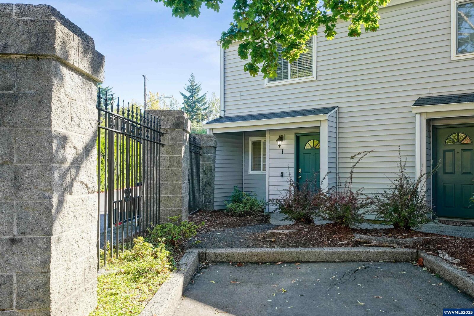 Property Photo:  4001 12th Cutoff (#1) St SE  OR 97302 