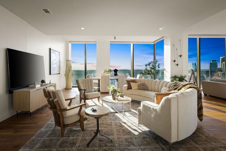 Property Photo:  44 East Avenue 4502  TX 78701 