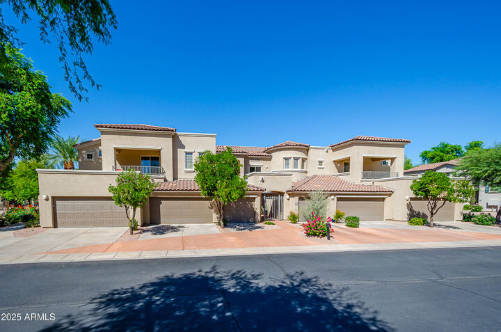 Property Photo:  11000 N 77th Place 1065  AZ 85260 