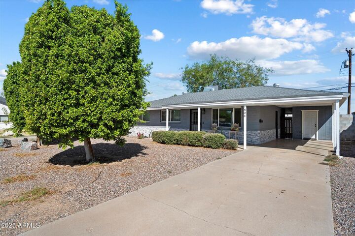 Property Photo: 7806 E Loma Land Drive AZ 85257