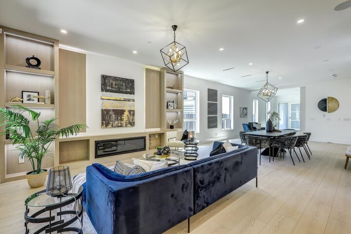 Property Photo:  15569 Oxenham Avenue  BC V4B 2J2